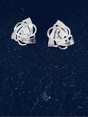 Vintage Earrings Clip On Signed Pat Pend Silver Tone.